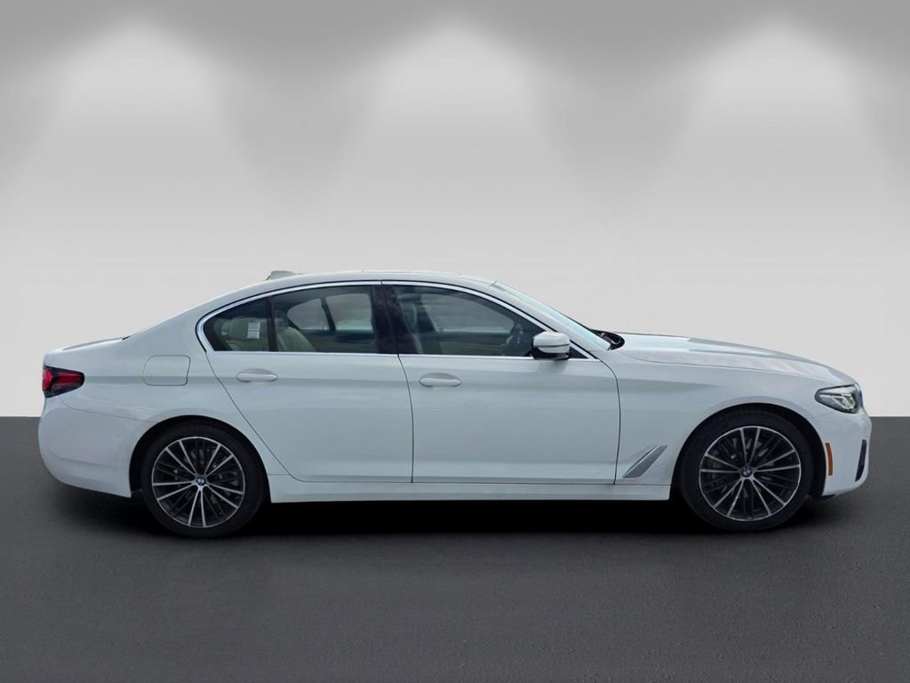 Certified 2023 BMW 530i w/ Premium Package RWD image 3