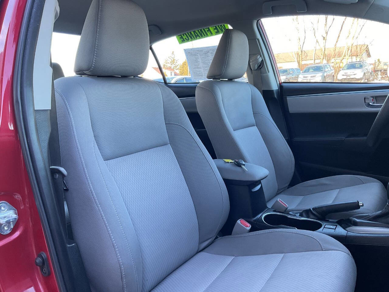 Used 2015 Toyota Corolla LE image 37