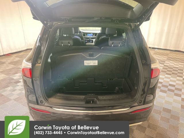 Used 2024 Buick Enclave Premium image 17