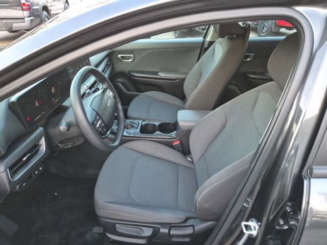 Used 2025 Kia K4 LXS image 16