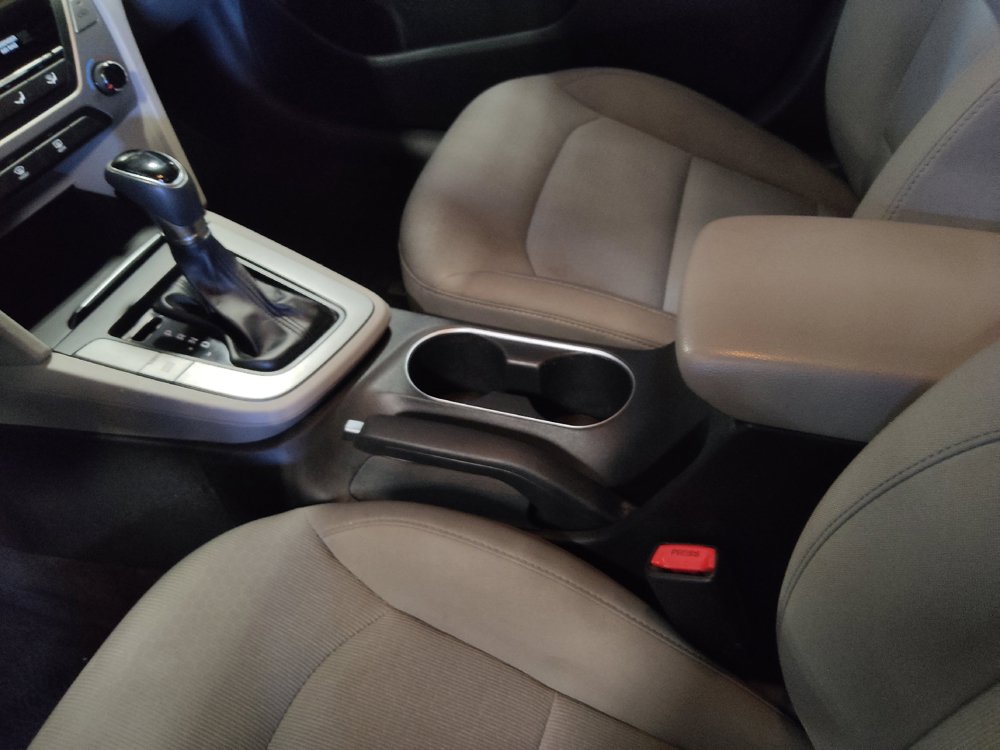 Used 2017 Hyundai Elantra SE FWD image 26