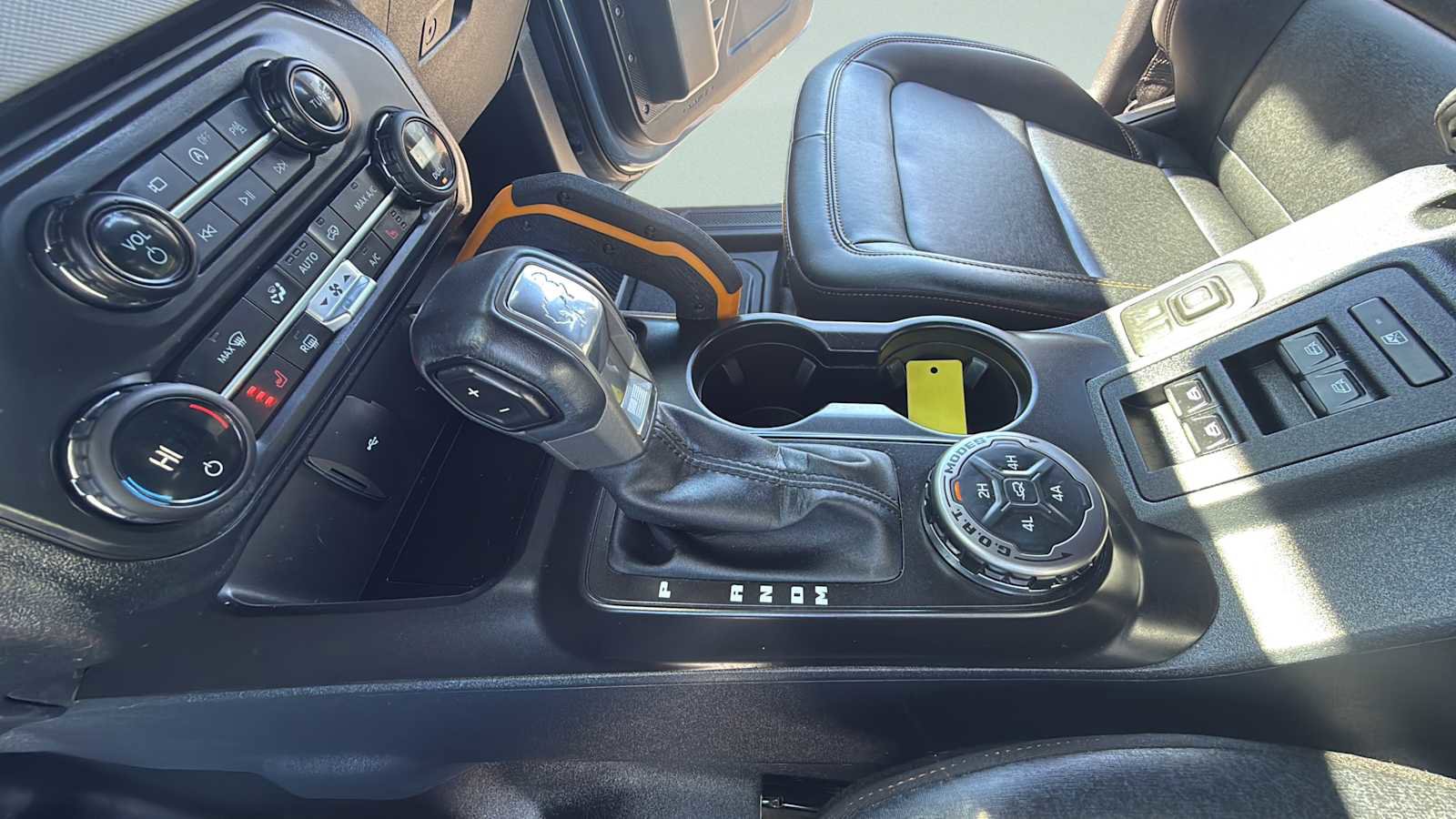 Used 2023 Ford Bronco Badlands image 19