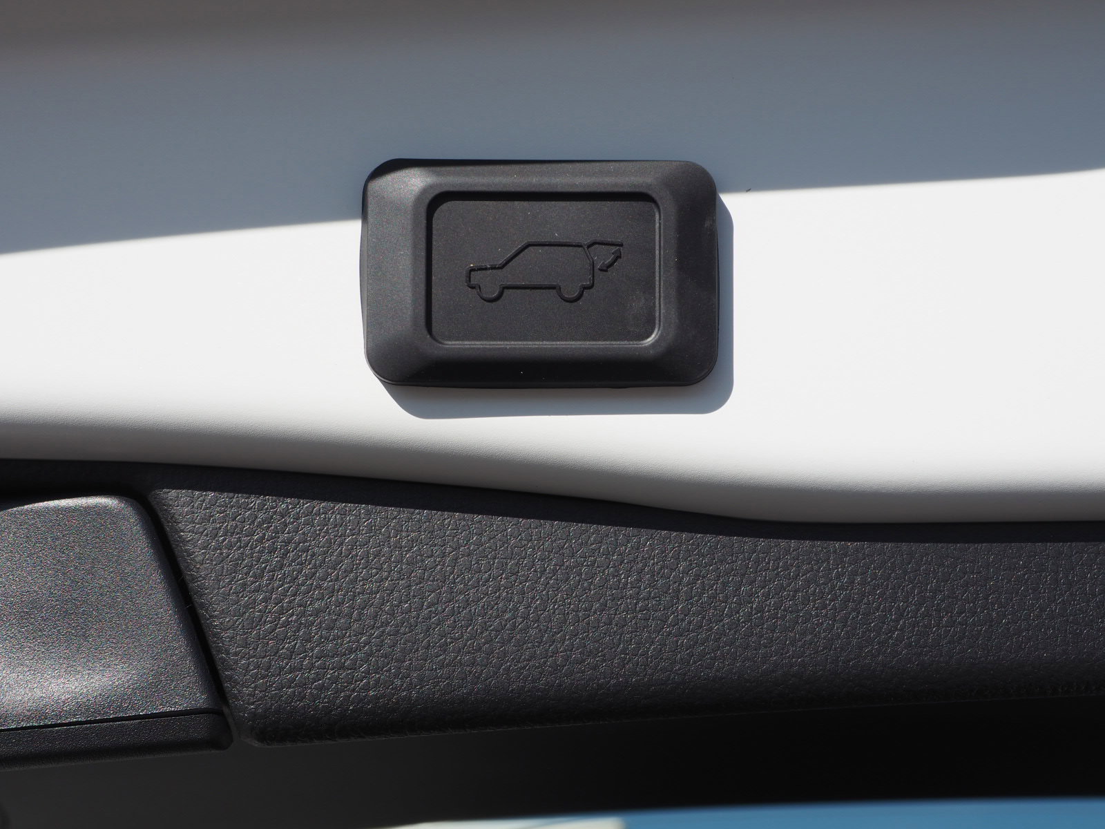 New 2025 Toyota RAV4 XSE w/ Weather Package image 13