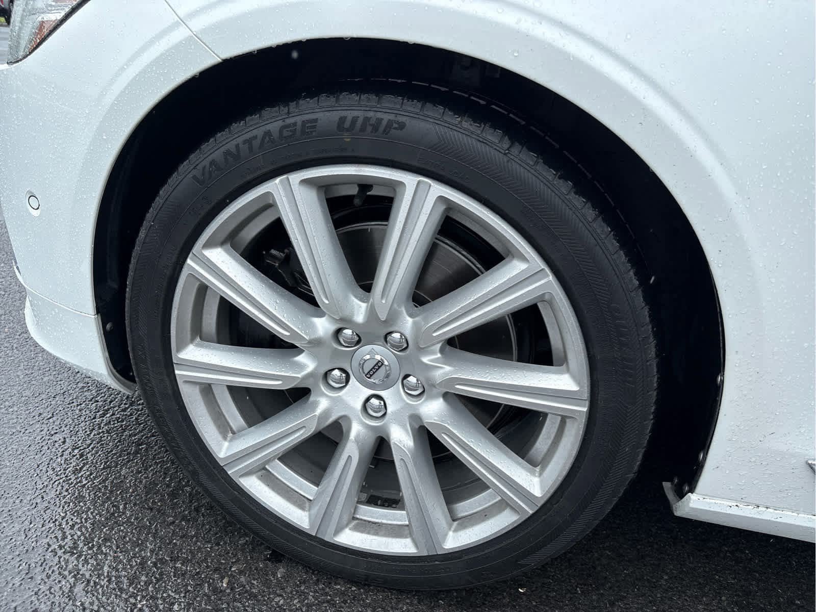 Used 2018 Volvo S90 T6 Inscription w/ Convenience Package AWD/4WD image 9