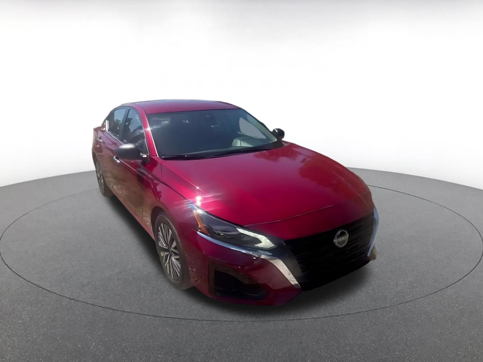 Used 2025 Nissan Altima 2.5 SV FWD image 8