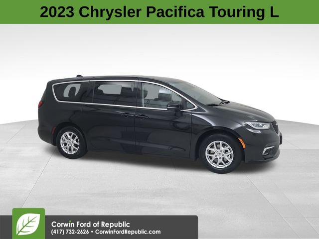 Used 2023 Chrysler Pacifica Touring-L