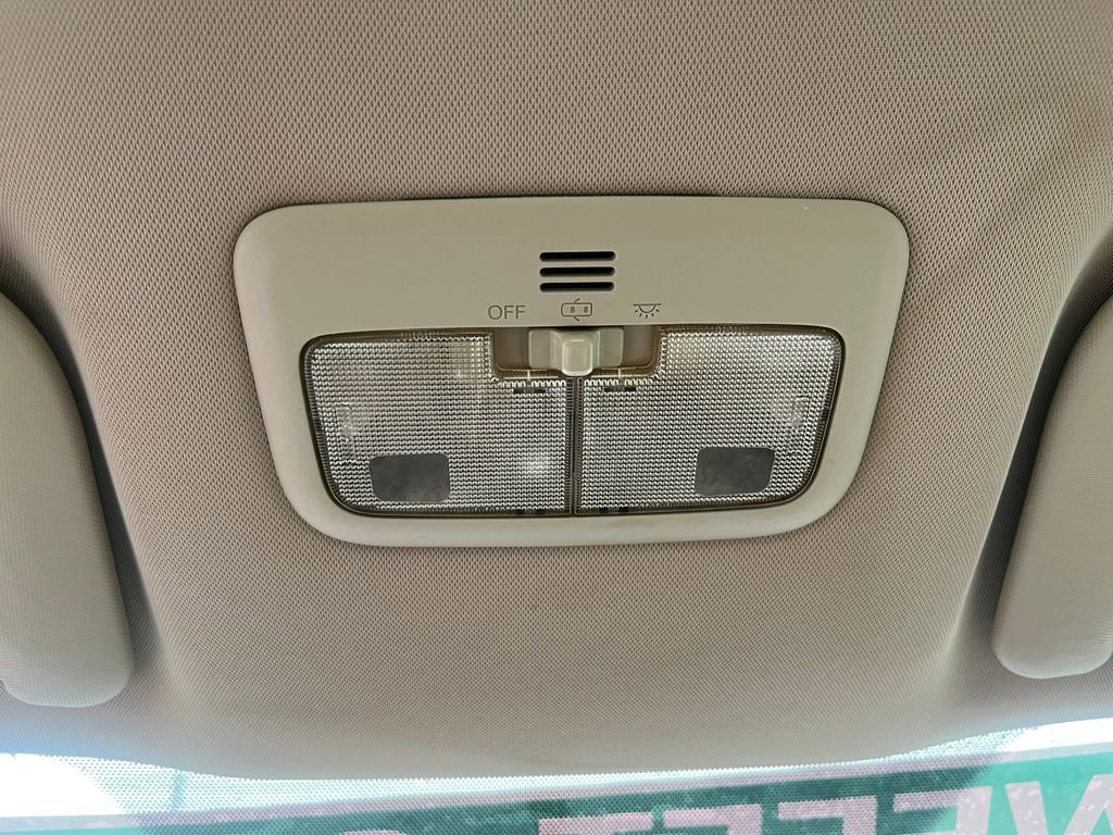 Used 2014 Toyota Corolla LE FWD image 20
