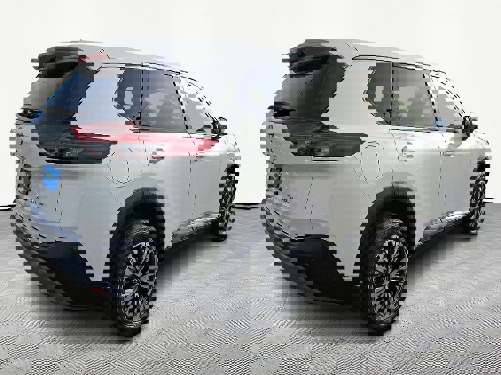 Used 2023 Nissan Rogue SV image 7