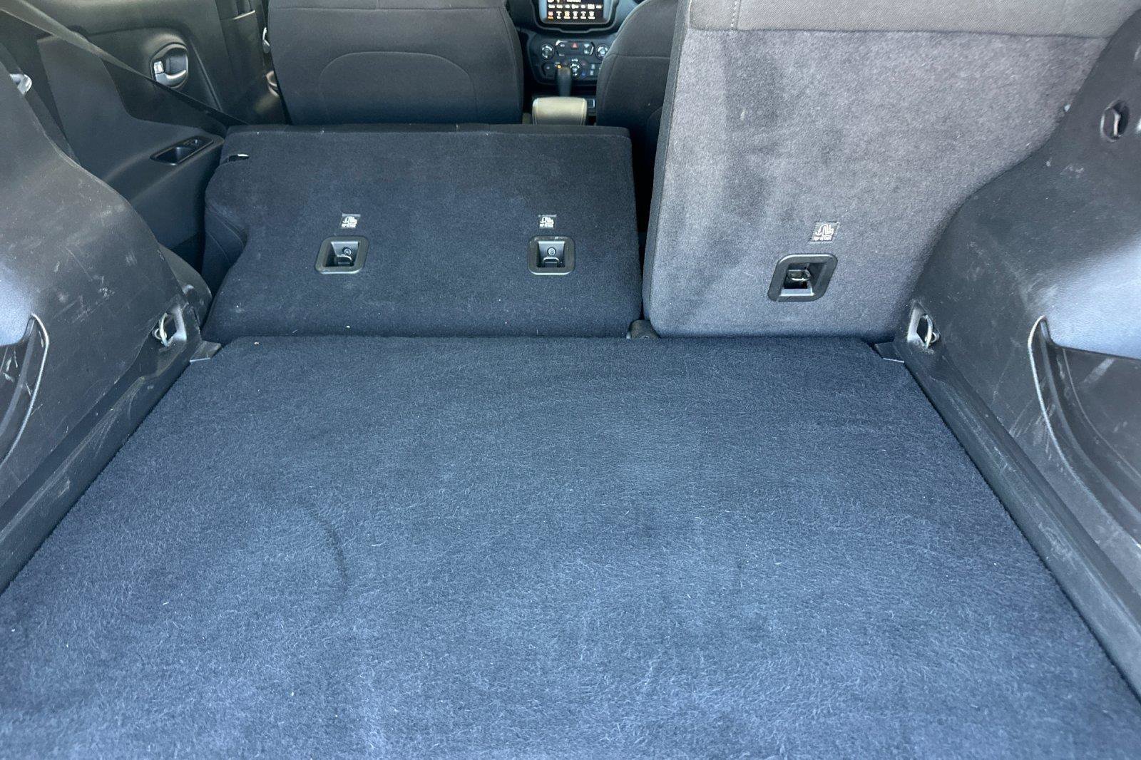 Certified 2023 Jeep Renegade Latitude AWD/4WD image 15