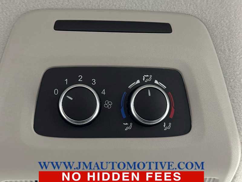 Used 2023 Ford Transit 350 XLT image 36