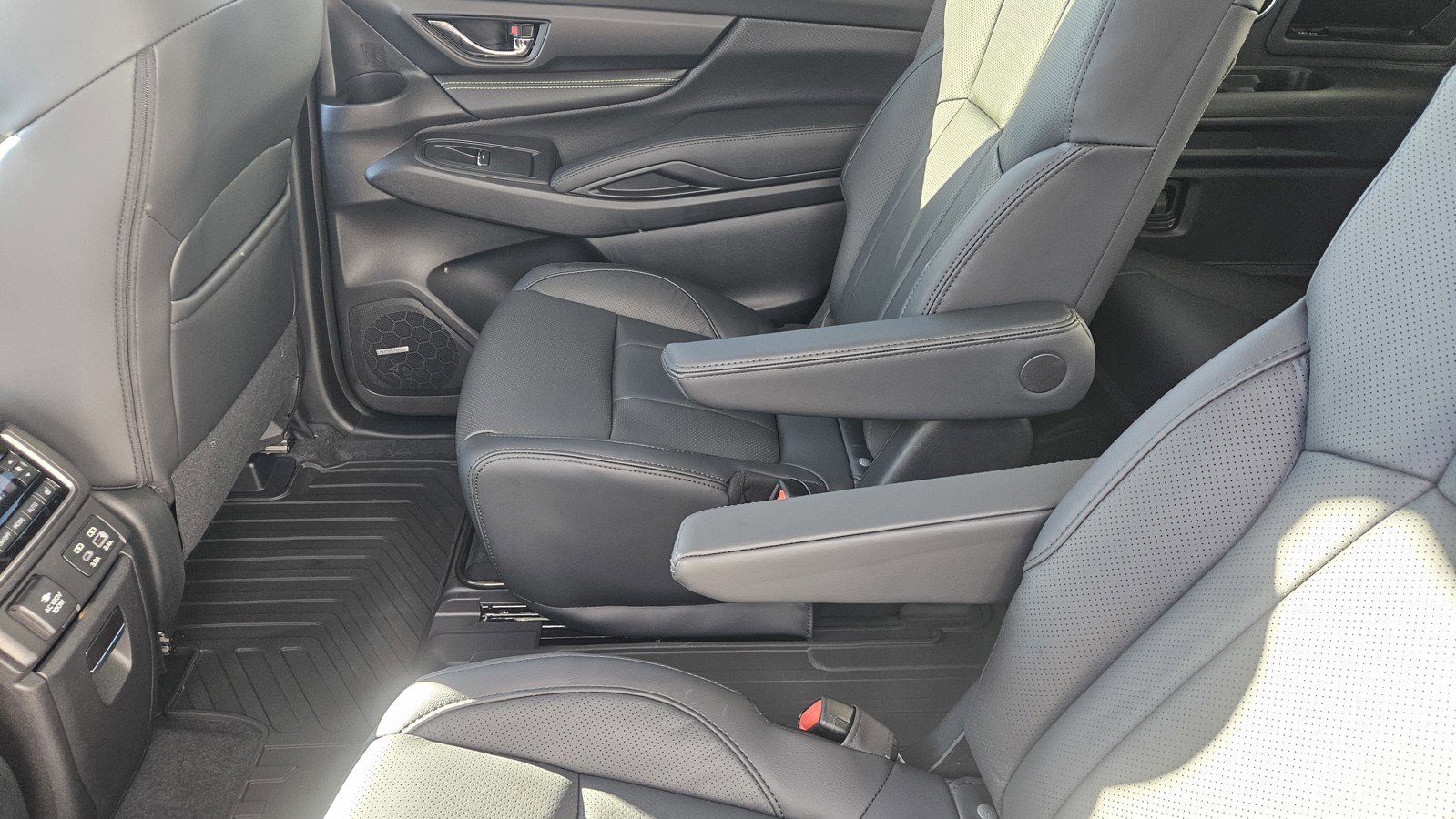 New 2026 Subaru Ascent Bronze Edition w/ Onyx Package image 8