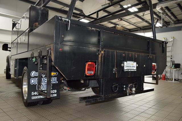 Used 2022 Ford F550 4x4 Crew Cab Super Duty w/ XLT Value Package image 5