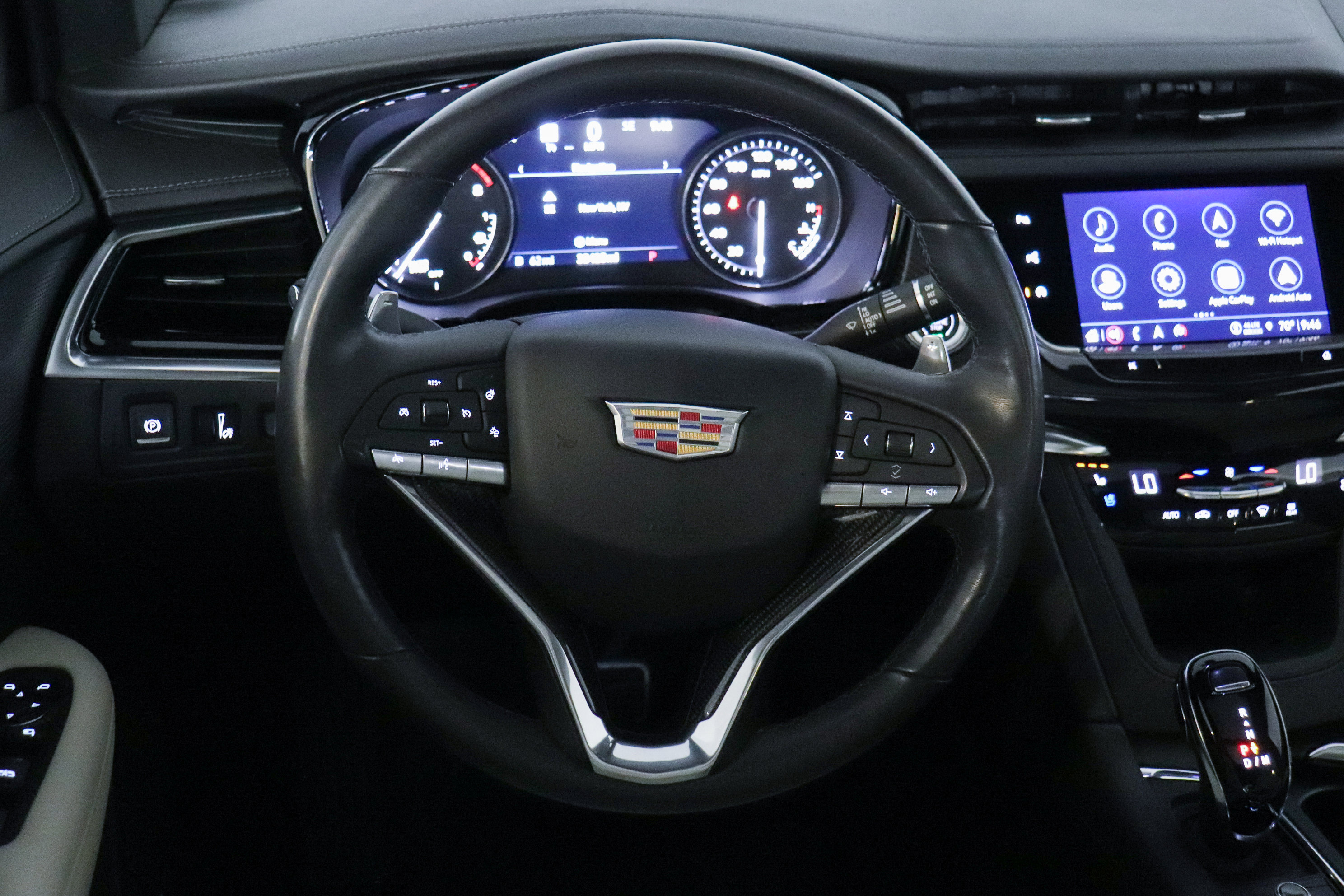 Used 2023 Cadillac XT6 Sport w/ Technology Package image 26