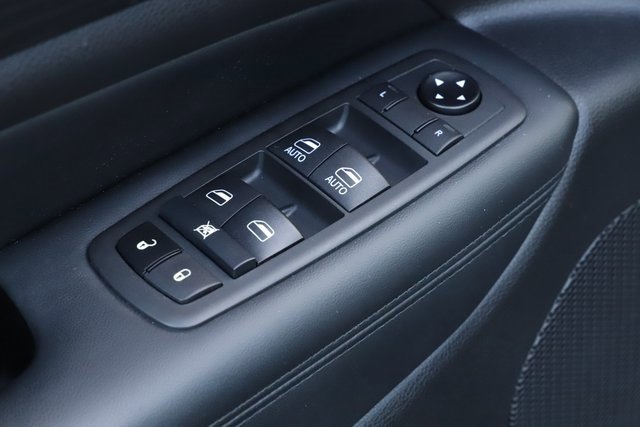 Used 2021 Jeep Grand Cherokee Laredo image 17