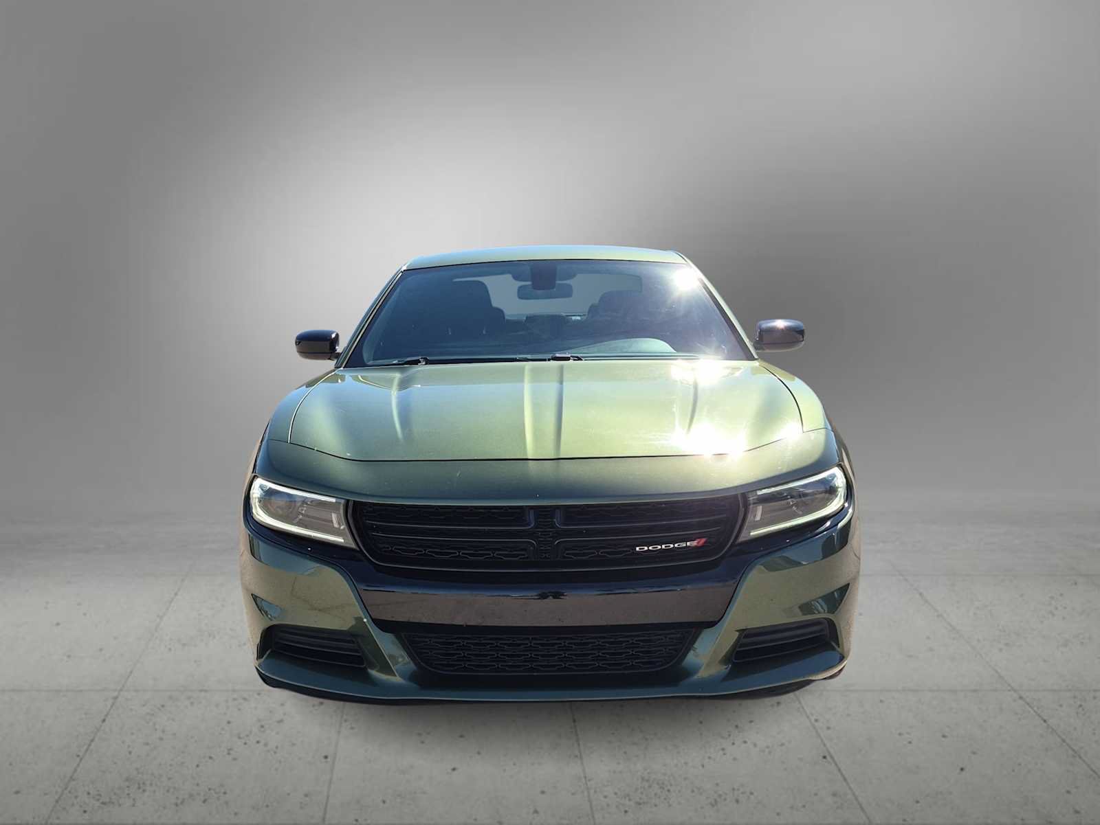 Used 2022 Dodge Charger SXT w/ Blacktop Package RWD image 3