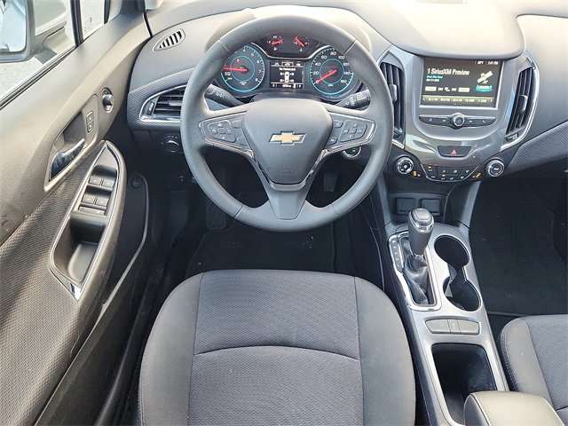 Used 2018 Chevrolet Cruze LT w/ Convenience Package image 11