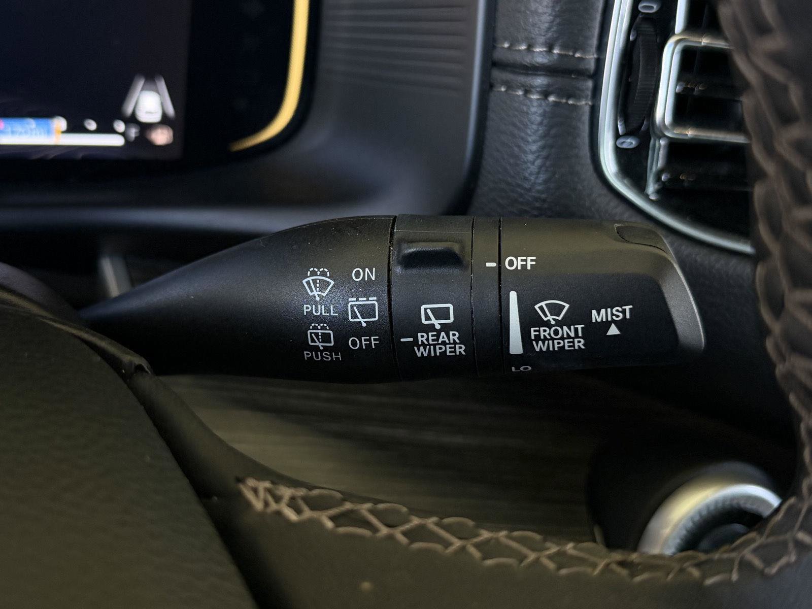 Used 2024 Jeep Wagoneer Series II w/ Flexible Seating Group image 19