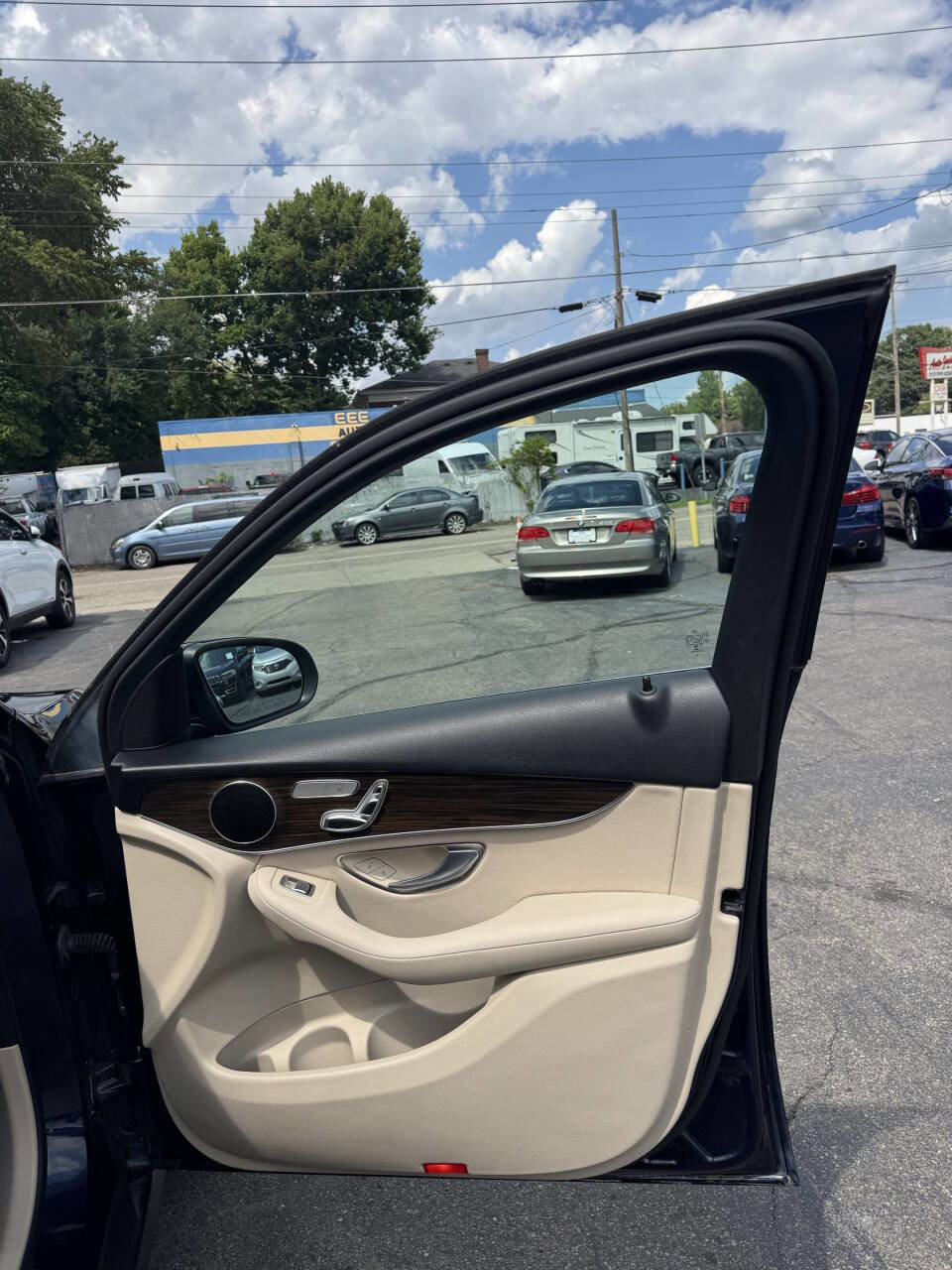 Used 2019 Mercedes-Benz GLC 300 4MATIC image 20
