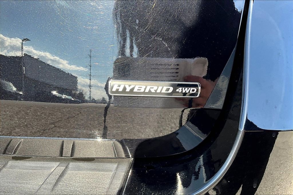 Used 2020 Ford Explorer Limited w/ Hybrid Equipment Group 310A AWD/4WD image 24