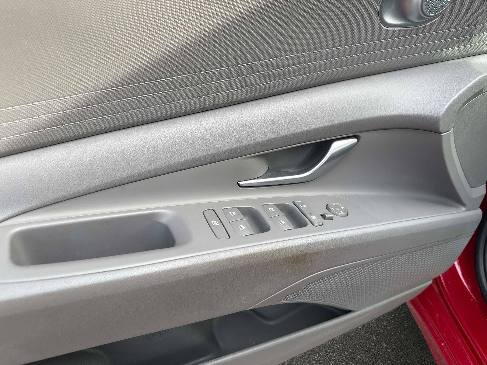 Certified 2023 Hyundai Elantra SEL image 18