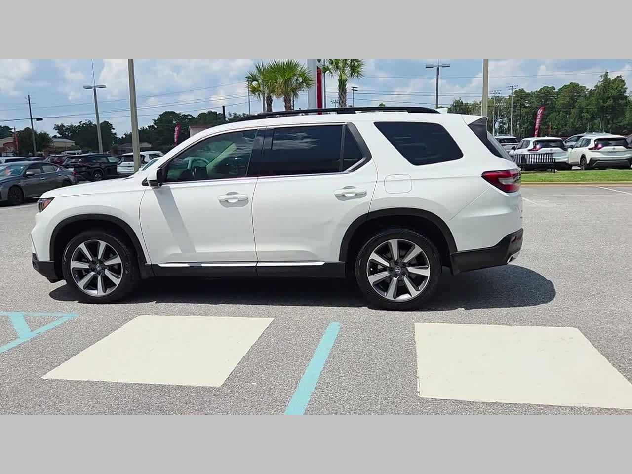 Used 2025 Honda Pilot Elite image 27