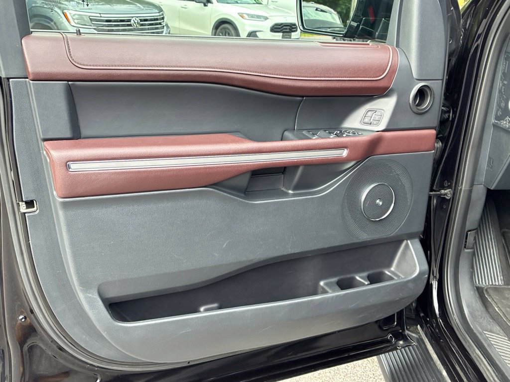 Used 2024 Ford Expedition Limited AWD/4WD image 41