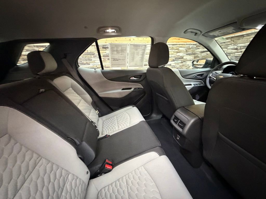 Used 2021 Chevrolet Equinox LS image 29