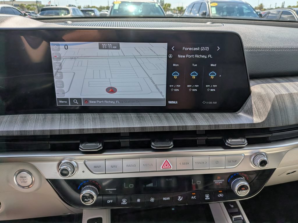 Certified 2024 Kia Telluride EX w/ EX Captain's Chair Package FWD image 24