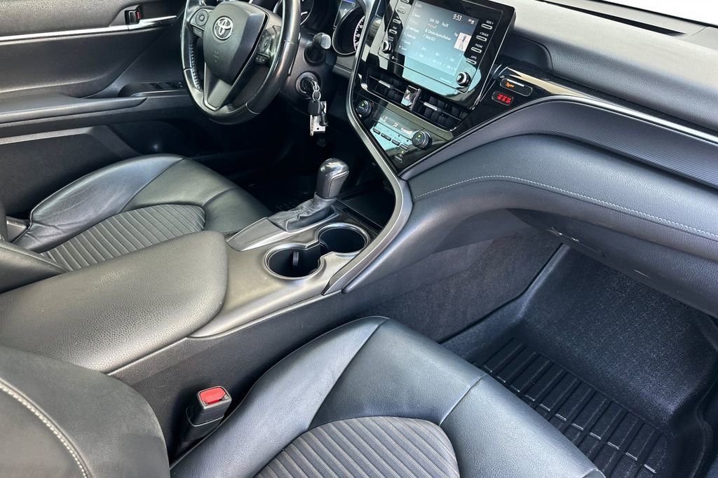 Used 2021 Toyota Camry SE FWD image 15