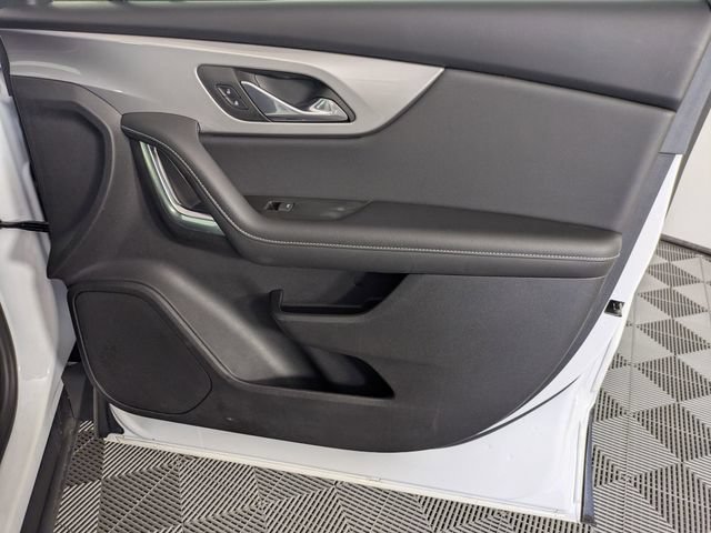 Certified 2025 Chevrolet Blazer LT FWD image 34