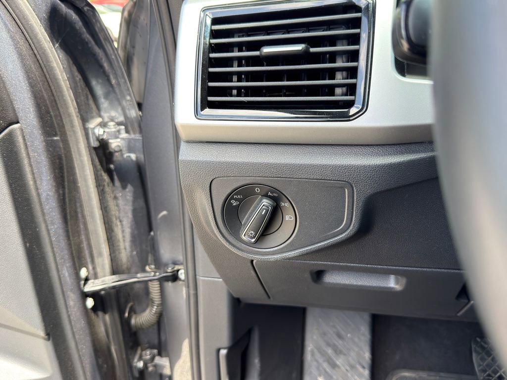 Used 2023 Volkswagen Atlas Cross Sport SE w/ Black Wheel Package image 23