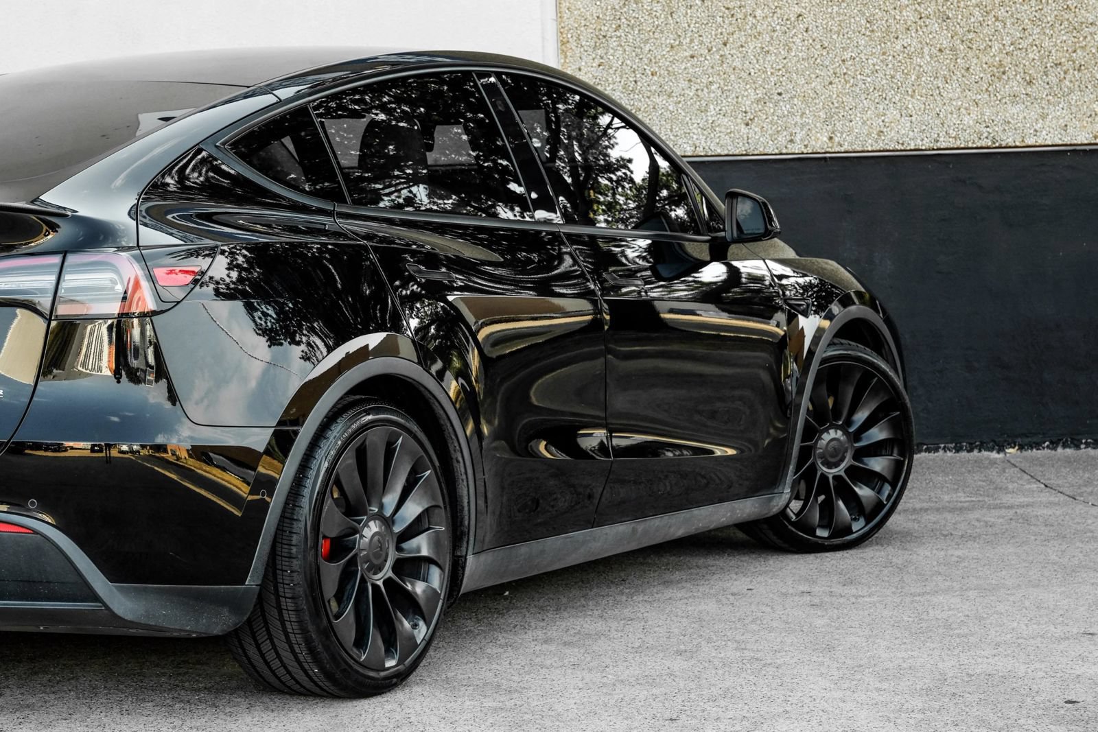 Used 2022 Tesla Model Y Performance AWD/4WD image 14