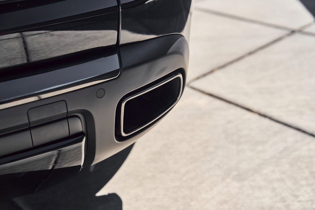 Used 2022 Rolls-Royce Cullinan Black Badge w/ Dark Exterior Package image 14