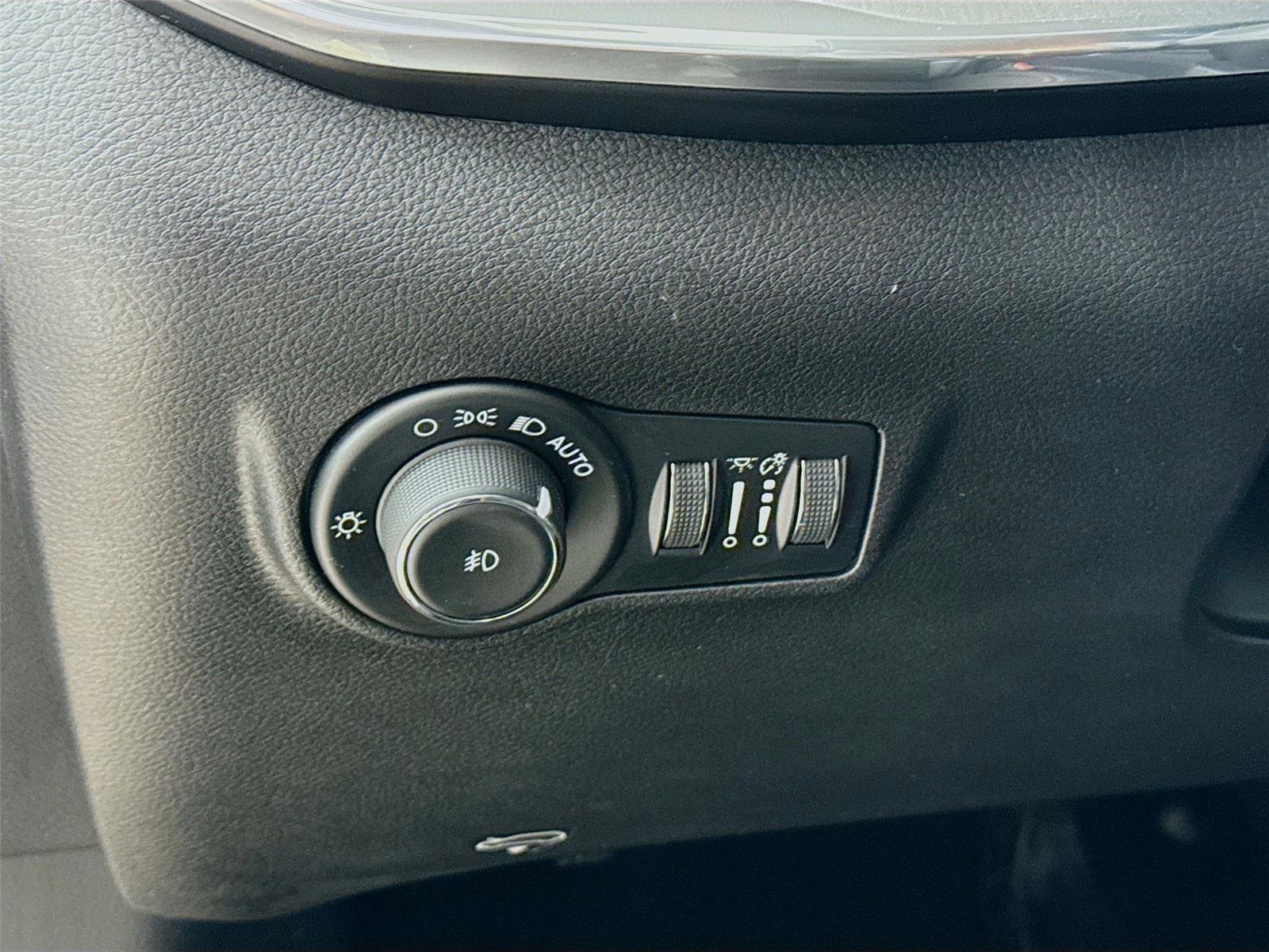 Used 2024 Jeep Compass Limited AWD/4WD image 14