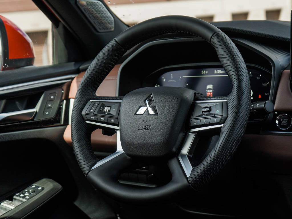 New 2026 Mitsubishi Outlander SEL AWD/4WD image 15