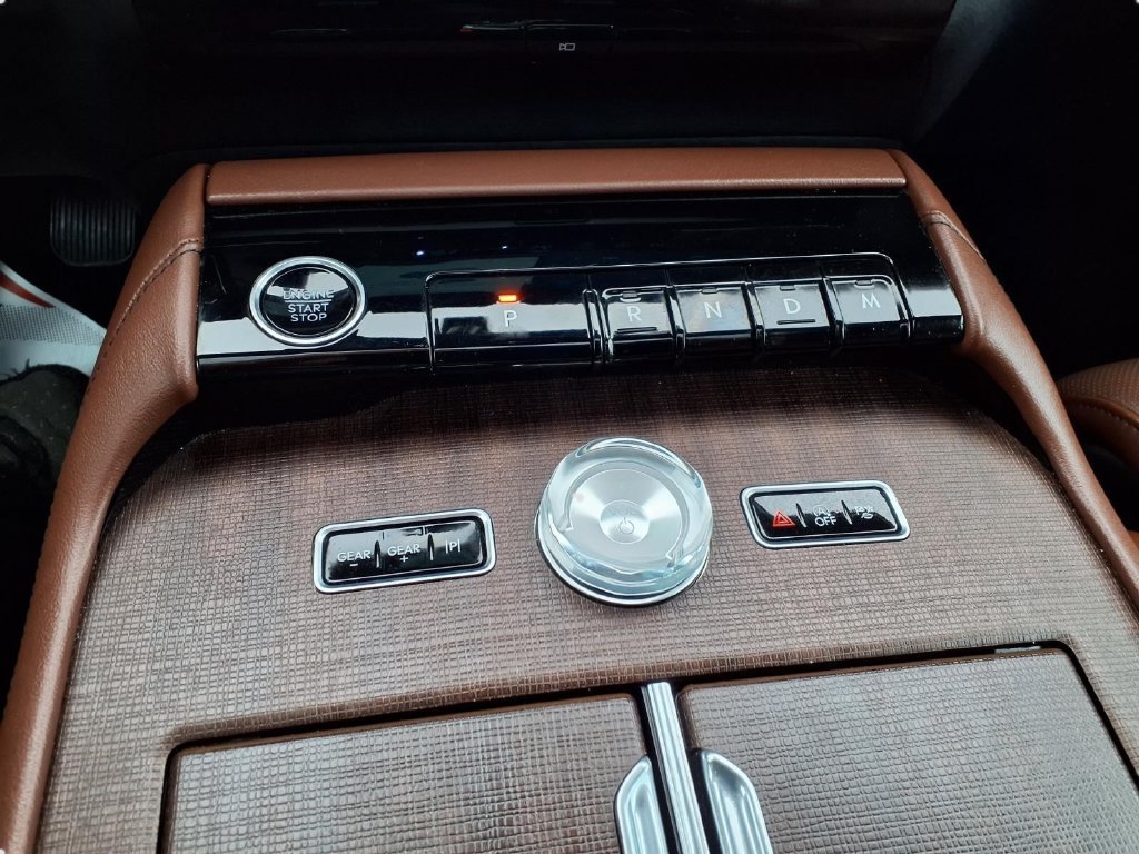 Used 2025 Lincoln Navigator Reserve AWD/4WD image 15