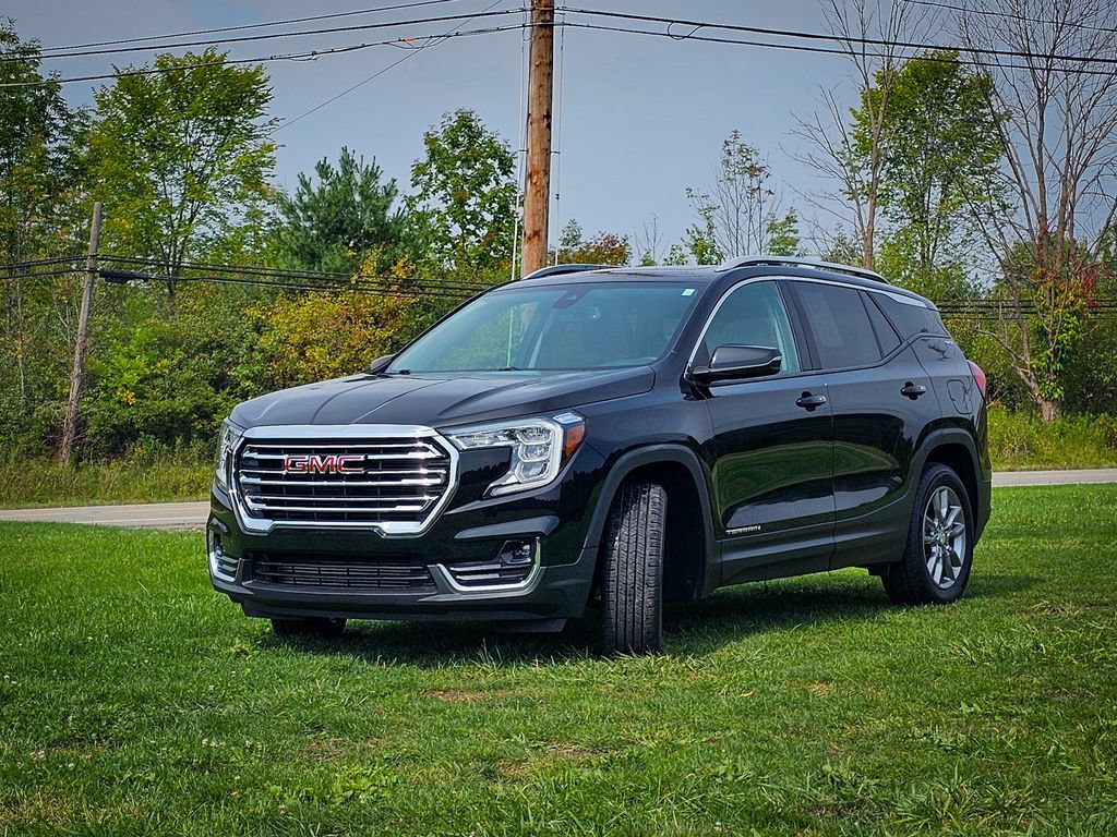 Used 2022 GMC Terrain SLT w/ Infotainment Package II AWD/4WD image 7