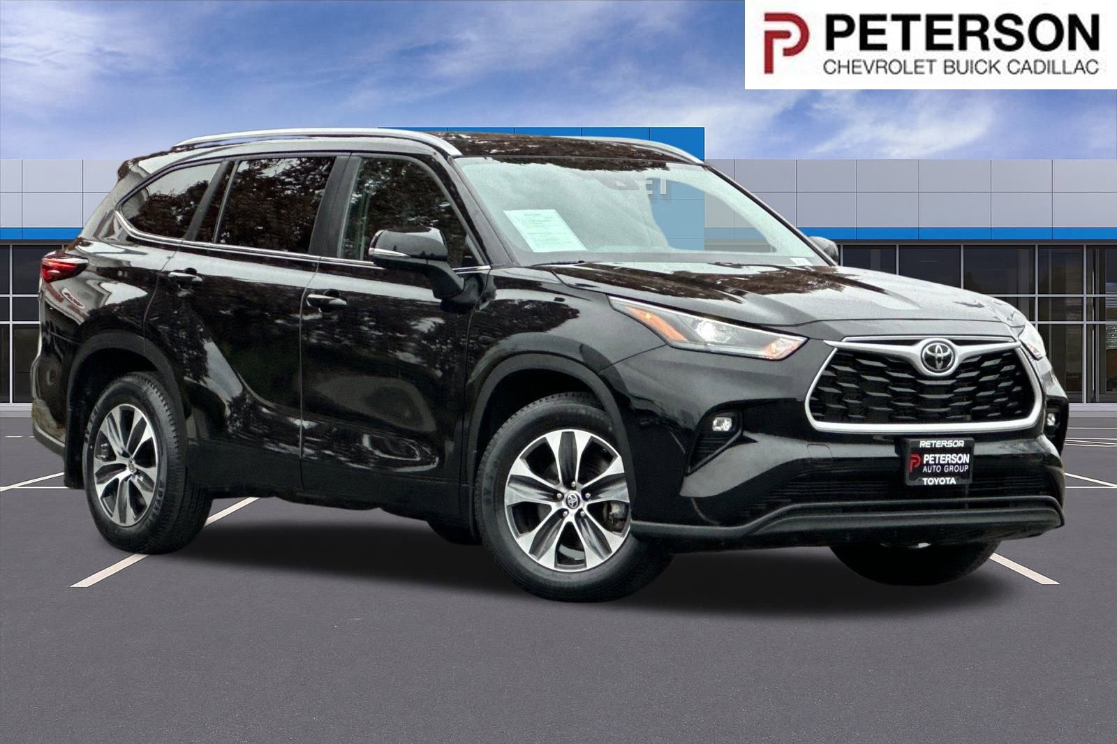Used 2024 Toyota Highlander XLE image 1