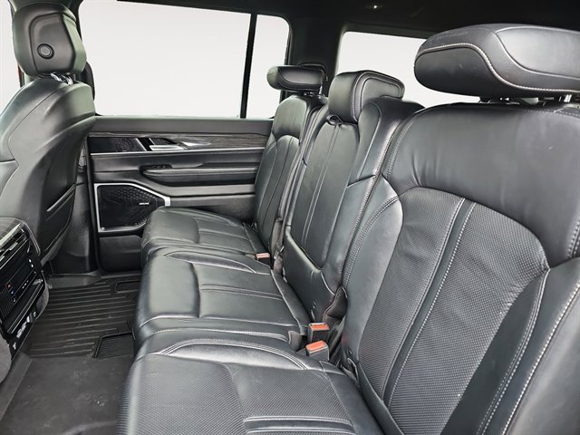 Used 2022 Jeep Wagoneer Series III image 13