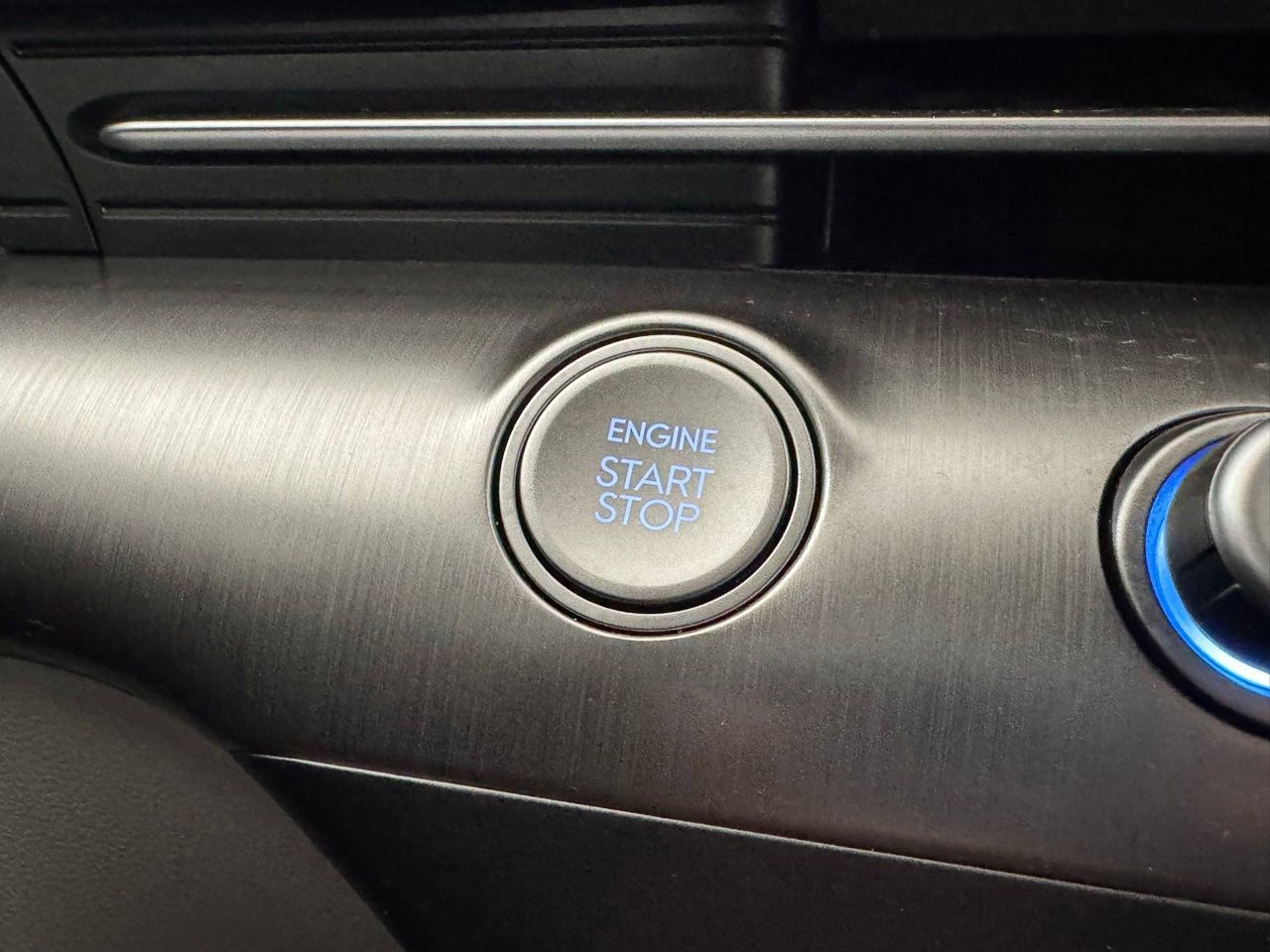 Used 2025 Hyundai Kona Limited image 29