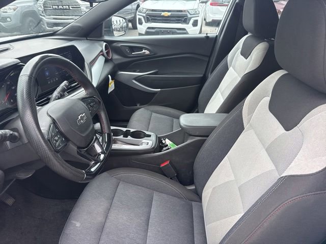 Used 2025 Chevrolet Trax RS w/ Driver Confidence Package FWD image 12