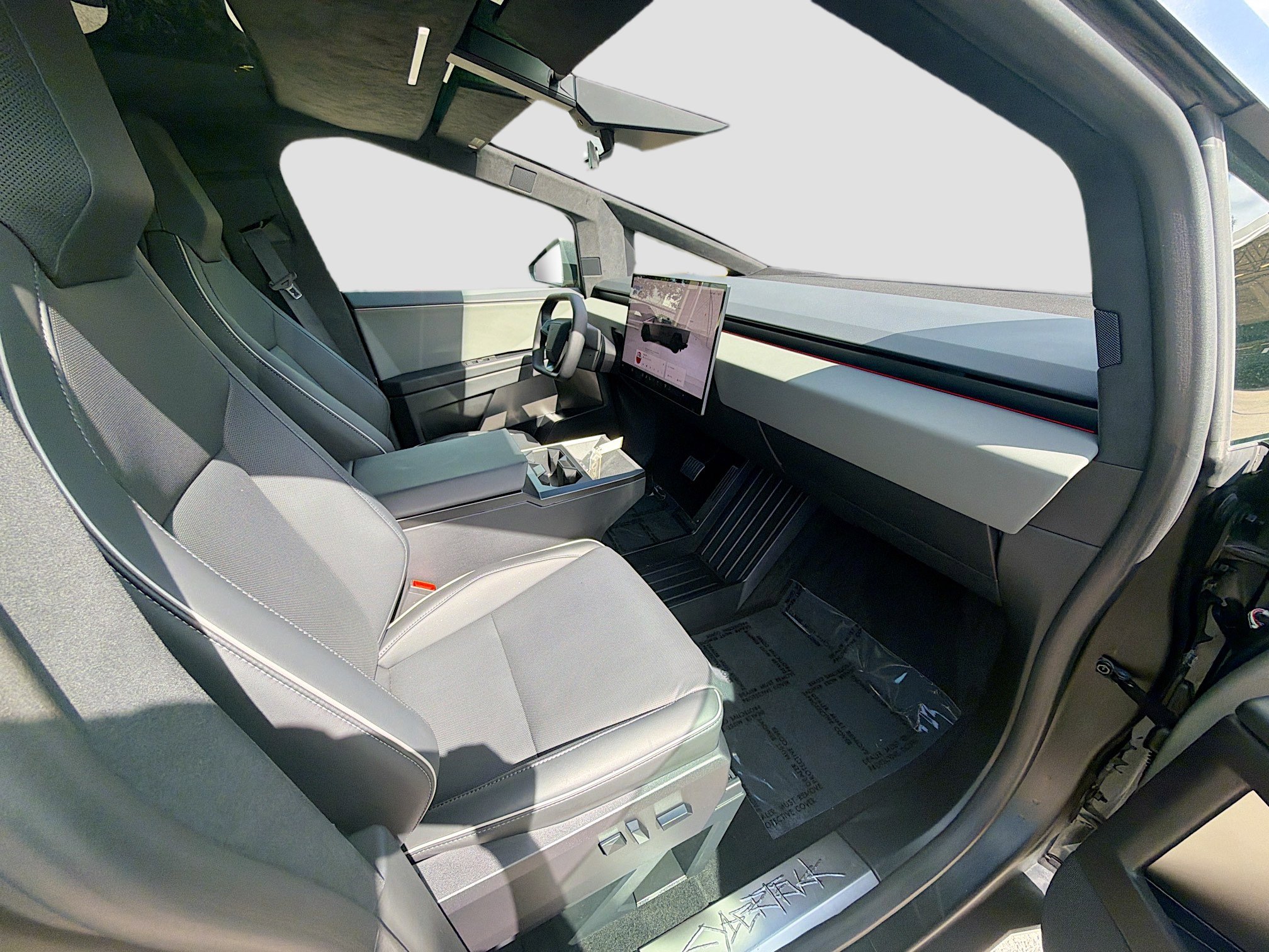 Used 2025 Tesla Cybertruck AWD Crew Cab image 29