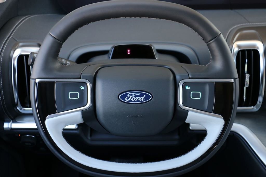 New 2025 Ford Expedition Platinum w/ Driver's Package image 25