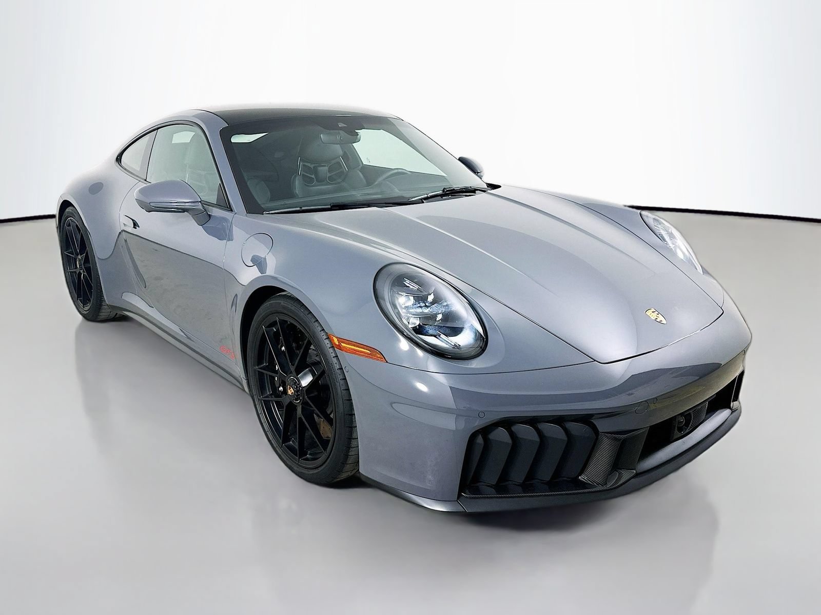 Used 2026 Porsche 911 Carrera GTS RWD image 3