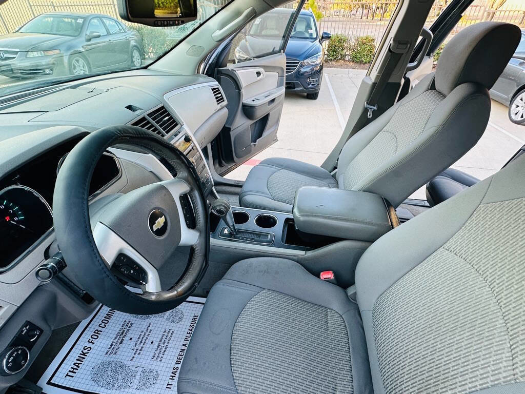 Used 2009 Chevrolet Traverse LT FWD image 14