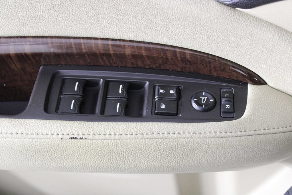 Used 2017 Acura MDX FWD image 25