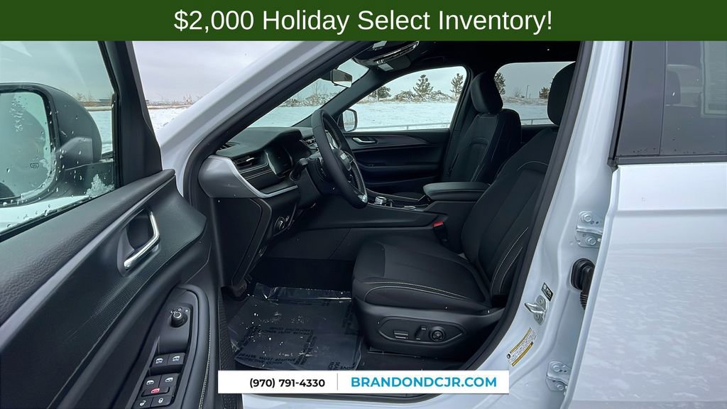 New 2025 Jeep Grand Cherokee Laredo image 24