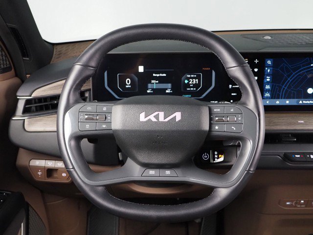 Used 2024 Kia EV9 Land image 18