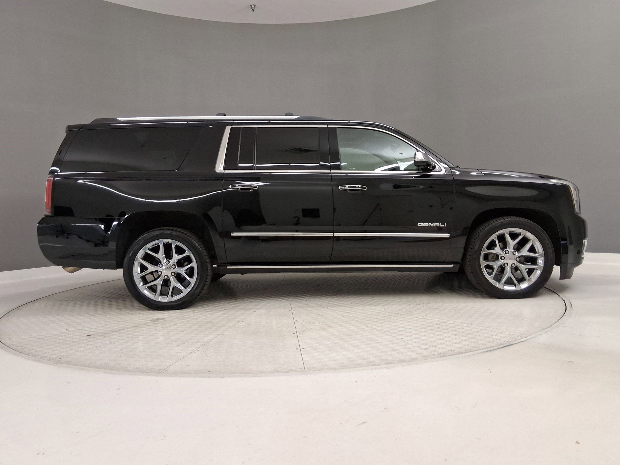 Used 2019 GMC Yukon XL Denali w/ Denali Ultimate Package image 6