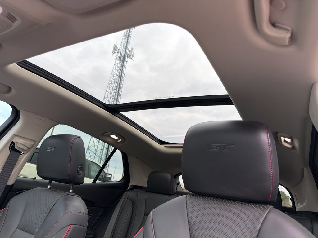 Used 2022 Buick Envision Essence w/ Technology Package II image 19